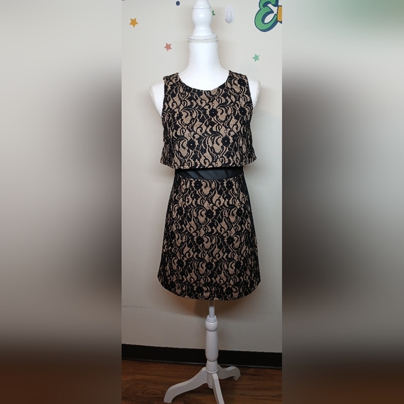 Forever 21 Black Lace Overlay Dress - Size S - Picture 1 of 15